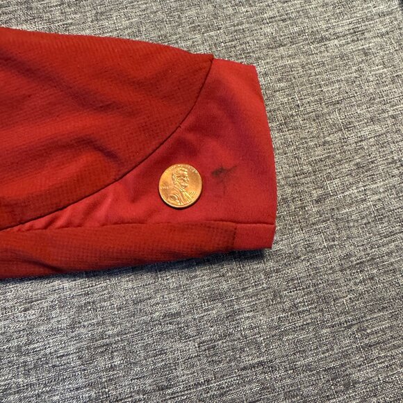 ARC’TERYX Women’s Insulated Hooded Jacket works as a mid-layer and standalone - Picture 10 of 10